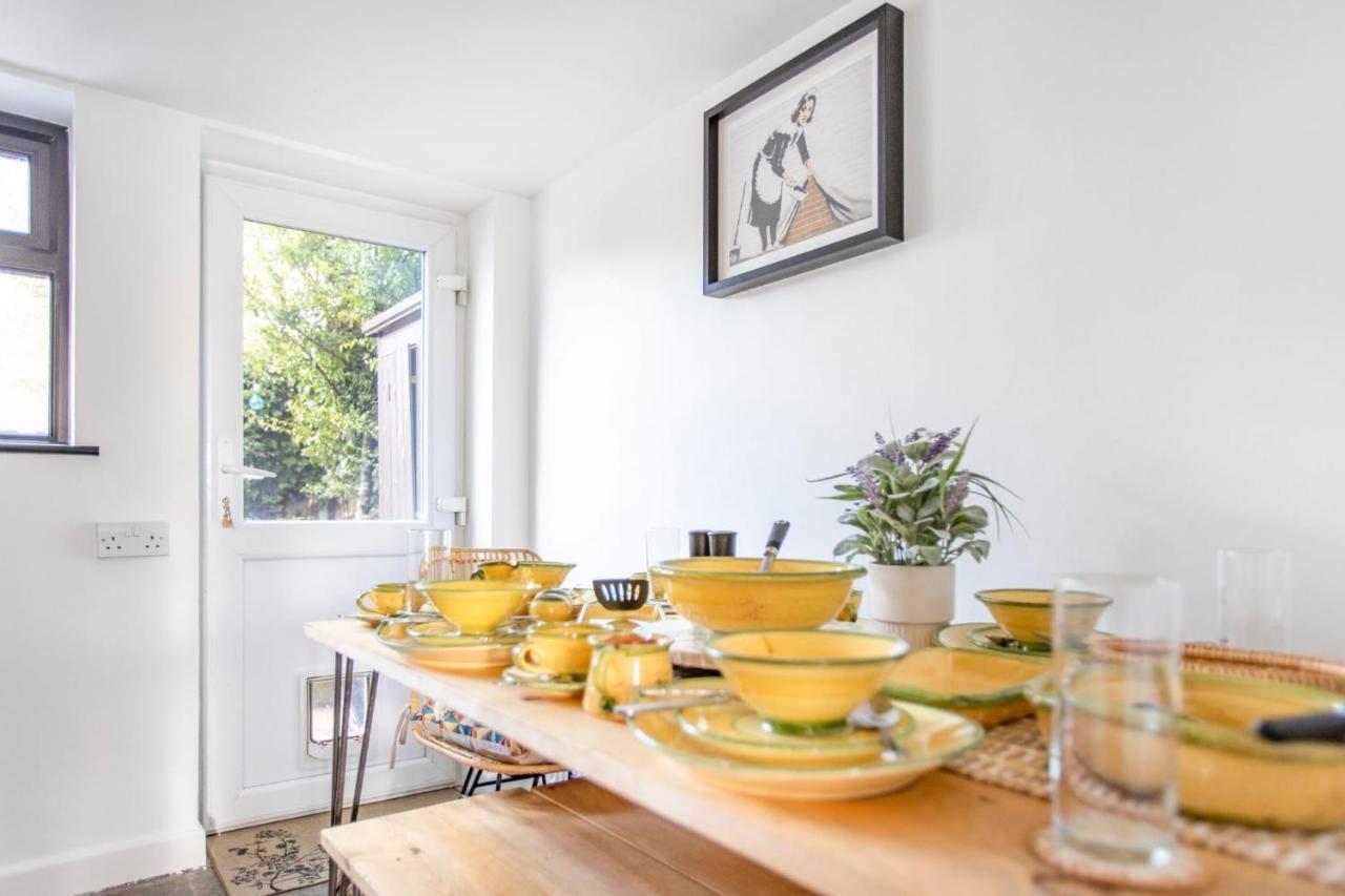 Stunning Character 2bed In Wifi